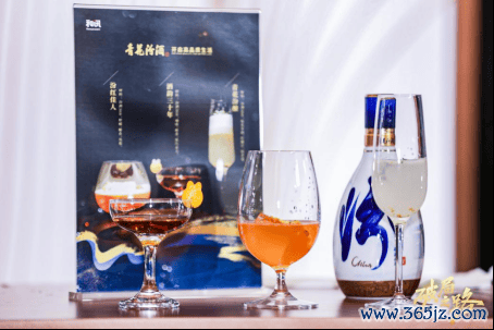 图： 3款由青花汾酒30·回应版升级款调制的鸡尾酒